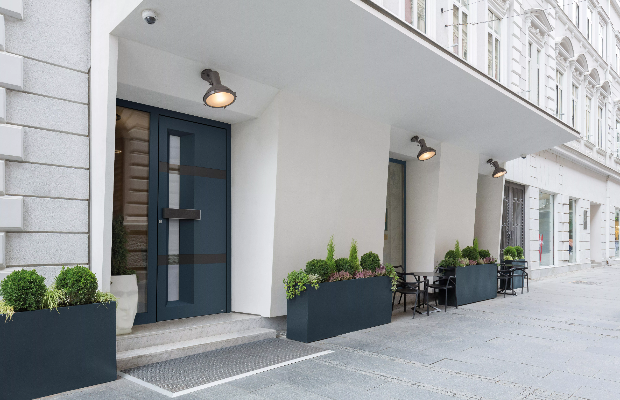 Haustür modern elegant mit Glas-Seitenteil WERU